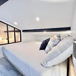 Le Loft ~ A 4 Min De La Gare, Fibre + Parking Prive Holiday home