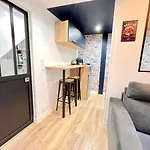 Le Loft ~ A 4 Min De La Gare, Fibre + Parking Prive Holiday home