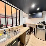 Holiday home Le Loft ~ A 4 Min De La Gare, Fibre + Parking Prive Poitiers