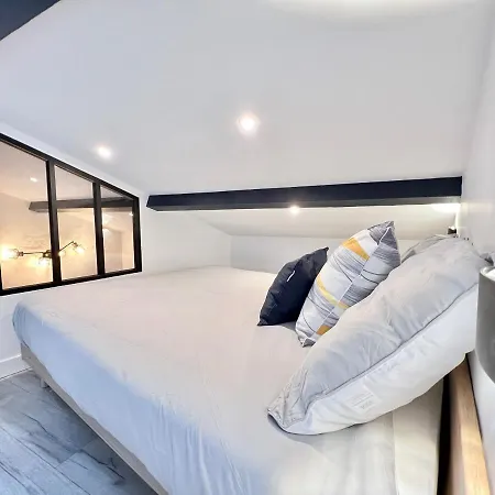 Le Loft ~ A 4 Min De La Gare, Fibre + Parking Prive Будинок відпочинку