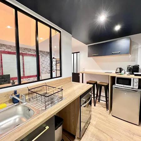 Будинок відпочинку Le Loft ~ A 4 Min De La Gare, Fibre + Parking Prive Пуатьє